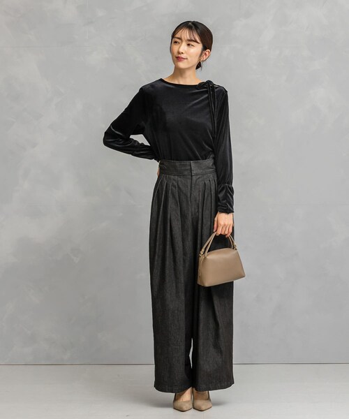 URBAN RESEARCH ROSSO（アーバンリサーチロッソ）の「シアーベロアスリットデザインカットソー（Tシャツ/カットソー・レディース・BLACK/GREIGE/L.MINT・FREE）」の6枚目の写真