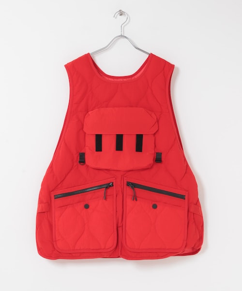 EKAL（エカル）の「WHITE MOUNTAINEERING　QUILTING DOWN VEST（その他アウター・メンズ・BLACK/BROWN/RED・2/3）」の3枚目の写真