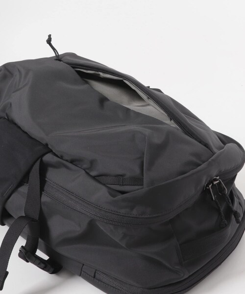 URBAN RESEARCH DOORS（アーバンリサーチドアーズ）の「patagonia　Refugio Day Pack 26L（バックパック/リュック・メンズ・NGRY/SPWI/BLK・one）」の8枚目の写真