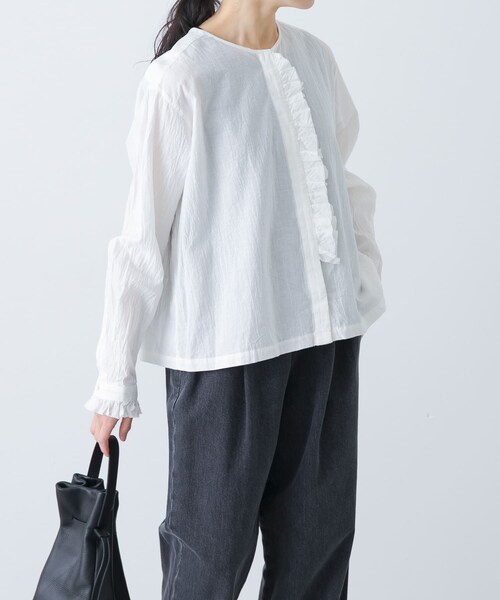 かぐれ（カグレ）の「コットンリネンフリルブラウス（シャツ/ブラウス・レディース・CHECK/NAVY/OFF・Free）」の4枚目の写真