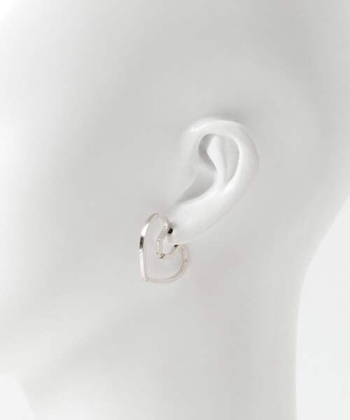 URBAN RESEARCH(アーバンリサーチ)の「PLOW Hug Heart Hoop Pierce M(ピアス(両耳用)・レディース・SILVER・-)」の4枚目の写真