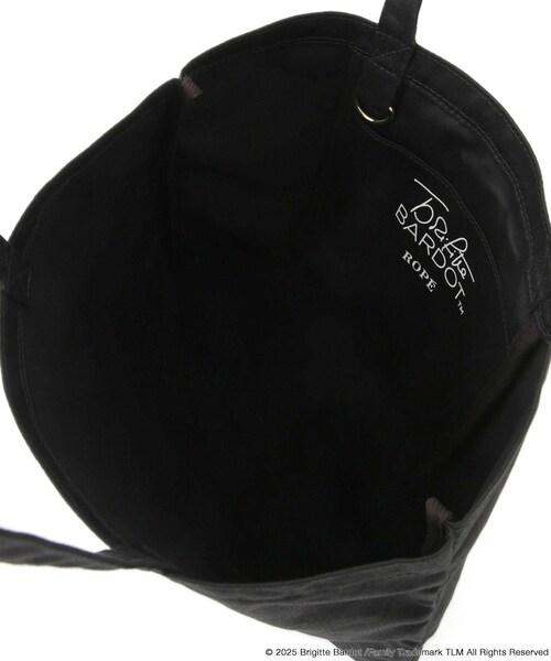 ROPE'(ロペ)の「【Brigitte Bardot×ROPE'・コラボ】モノクロフォトプリントキャンバストートバッグ【A4対応】(トートバッグ・レディース・ブラック/ホワイト・F)」の10枚目の写真