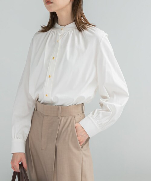 URBAN RESEARCH ROSSO（アーバンリサーチロッソ）の「『WEB限定』デザインボタンカットソーブラウス（シャツ/ブラウス・レディース・OFF WHITE/NAVY・FREE）」の3枚目の写真