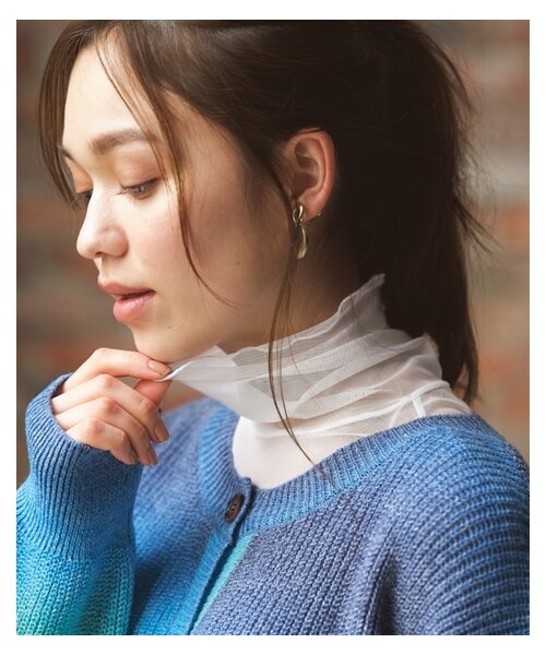 nissen（ニッセン）の「大きいサイズ アレンジを楽しむカットソーつけ衿（Tシャツ/カットソー・レディース・黒系ボーダー(タートル)/杢グレー(ハーフジップ)/オフホワイト(シアータートル)/黒(フード)・L~LL相当/3L~4L相当/5L~6L相当/8L相当/10L相当）」の4枚目の写真