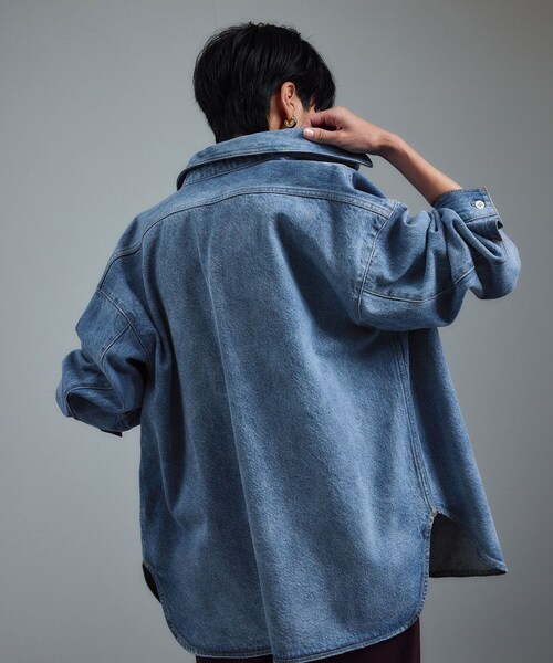 ADAM ET ROPE'（アダムエロペ）の「USAコットンデニムオーバーシャツ［セットアップ対応］（シャツ/ブラウス・レディース・ブルー系/サックス・F）」の15枚目の写真