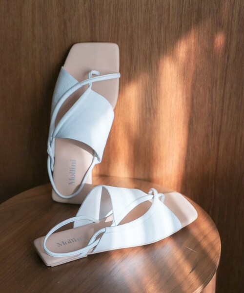 URBAN RESEARCH ROSSO（アーバンリサーチロッソ）の「Mollini　クロスフラットサンダル（サンダル・レディース・BLACK/WHITE・36/37/38）」の5枚目の写真