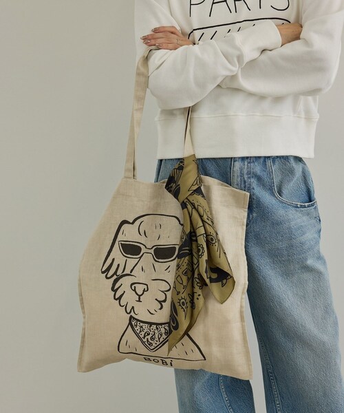 ADAM ET ROPE'(アダムエロペ)の「【Camille de Cussac by SALON】アートシルクスカーフ(バンダナ/スカーフ・レディース・ベージュ系/レッド・F)」の6枚目の写真