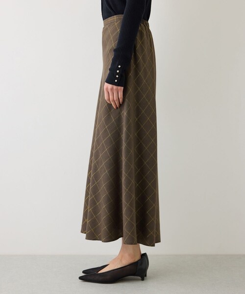 ROPE'(ロペ)の「【J'aDoRe・一部店舗限定サイズ】ラメチェックマーメイドスカート/セットアップ対応・イージーケア(スカート・レディース・ブラウン系・36/38)」の13枚目の写真