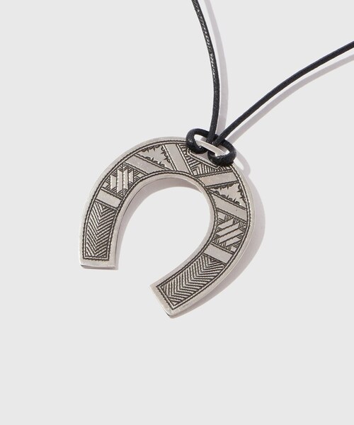 ADAM ET ROPE'(アダムエロペ)の「【Adawat'n Tuareg/アダワット トゥアレグ】TISIA SANSALT(ネックレス・メンズ・シルバー・F)」の3枚目の写真