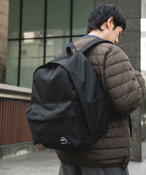 URBAN RESEARCH DOORS(アーバンリサーチドアーズ)の「URD DAY PACK(バックパック/リュック・メンズ・BLACK/SAGE GRAY・-0)」の6枚目の写真