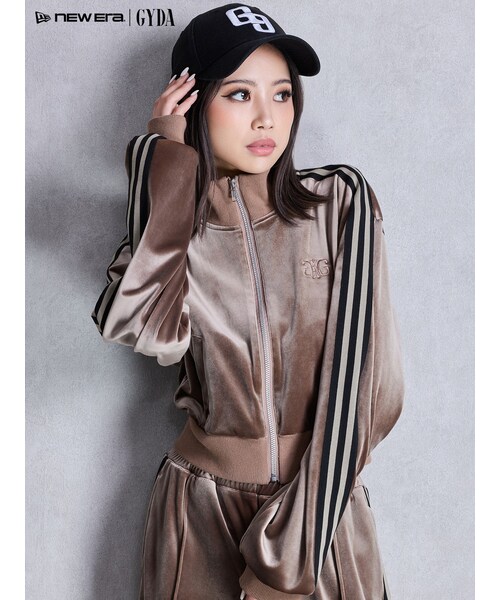 GYDA（ジェイダ）の「SymmetryGYDAベロアトラックジャケット（ブルゾン・レディース・ブラック/ベージュ・F）」の4枚目の写真