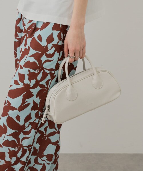 SENSE OF PLACE by URBAN RESEARCH(センスオブプレイスバイアーバンリサーチ)の「ラウンドスクエアボストンバッグ(ボストンバッグ・レディース・IVORY/BLACK/RED・one)」の5枚目の写真