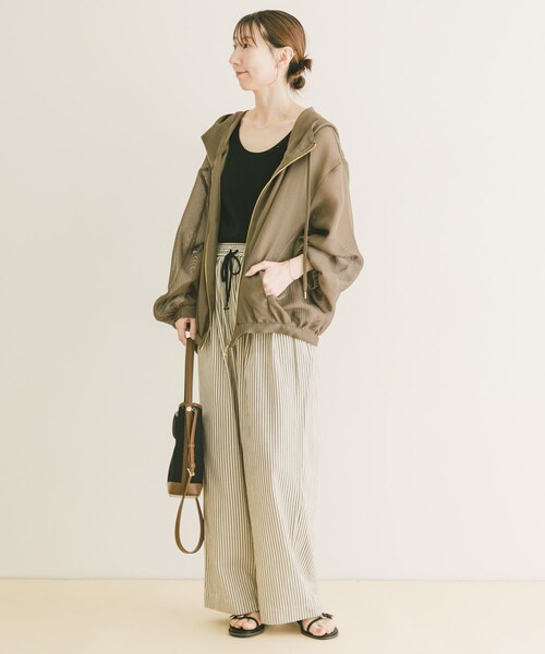 ITEMS URBANRESEARCH（アイテムズ アーバンリサーチ）の「『イージーケア』メッシュマウンテンパーカー(楽着シリーズ)（マウンテンパーカー・レディース・BLK/WHT/KHK・Free）」の19枚目の写真