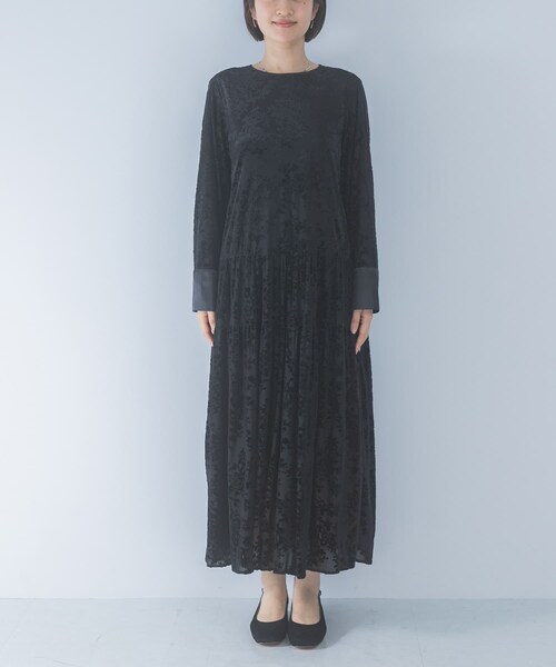 URBAN RESEARCH ROSSO（アーバンリサーチロッソ）の「『WEB/一部店舗限定』フロッキープリントティアードワンピース（ワンピース・レディース・BLACK/BROWN・Free）」の11枚目の写真