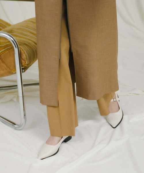 URBAN RESEARCH ROSSO（アーバンリサーチロッソ）の「MOHI　ストラップフラットシューズ（パンプス・レディース・MARRON/OFFWHITE・36/37/38）」の5枚目の写真