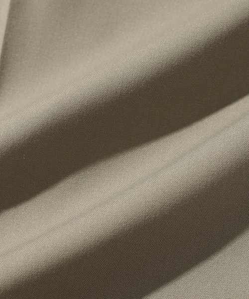 ADAM ET ROPE'(アダムエロペ)の「【AURALEE/オーラリー】ULTRA FINE TROPICAL WOOL TWO-TUCK SLACKS(スラックス・メンズ・チャコール/カーキ・3/4/5)」の18枚目の写真