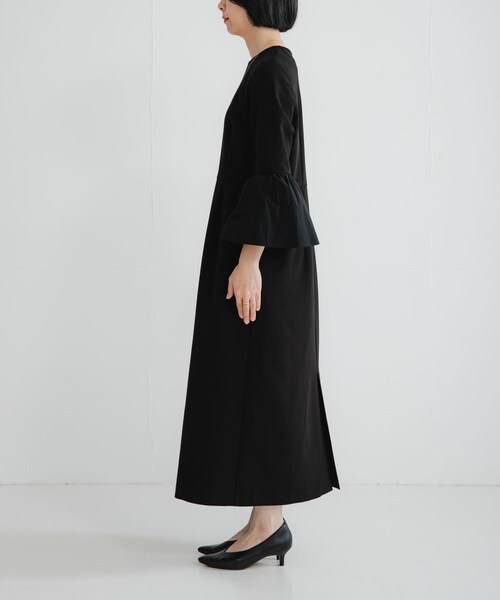 URBAN RESEARCH（アーバンリサーチ）の「フレアスリーブワンピース（ワンピース・レディース・NAVY/BLACK・36/38）」の13枚目の写真