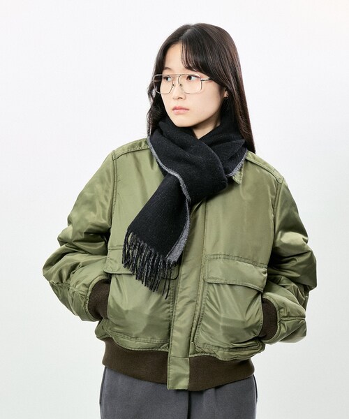 ADAM ET ROPE'（アダムエロペ）の「【J'aDoRe限定】REVERSIBLE MUFFLER CASHMEREMIX２（マフラー・レディース・ブラック/ライトグレー・F）」の17枚目の写真