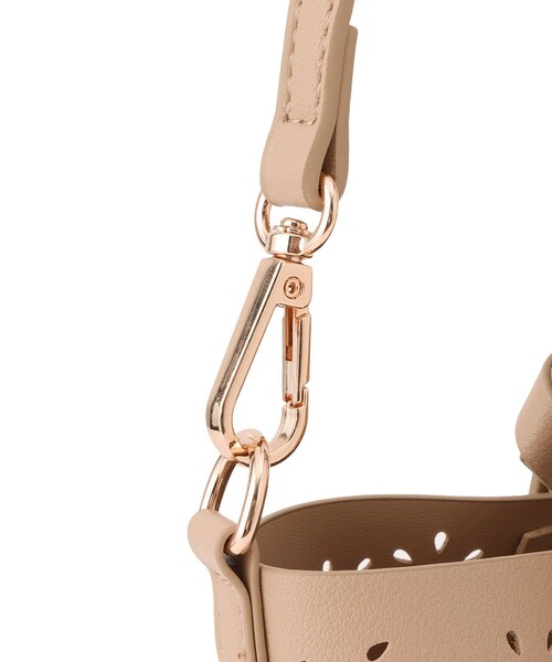 ROPE' PICNIC(ロペピクニック)の「フルーレットパンチングレースミニショルダーバッグ/2WAY(ショルダーバッグ・レディース・オフホワイト/ブラウン/ベージュ系・F)」の12枚目の写真