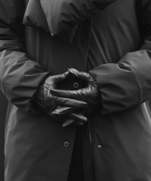 ADAM ET ROPE'(アダムエロペ)の「【J'aDoRe・店舗限定】【DESCENTE ALLTERRAIN(デサント オルテライン)】 INVISIBLE DOWN COAT INV-03L(ダウンジャケット/コート・レディース・ブラック/オフホワイト・M/S)」の17枚目の写真