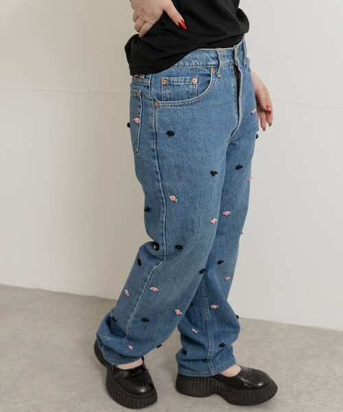 THE GOODLAND MARKET（ザグッドランドマーケット）の「neith.tokyo　Upcycling Flower Denim（デニムパンツ・レディース・Assort 1/Assort 2/Assort 3・one）」の6枚目の写真