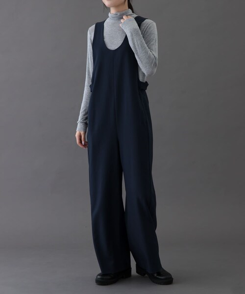 URBAN RESEARCH DOORS（アーバンリサーチドアーズ）の「FORK&SPOON　Uネックプラケットオーバーオール（ワンピース・レディース・BLACK/NAVY・1/2）」の17枚目の写真