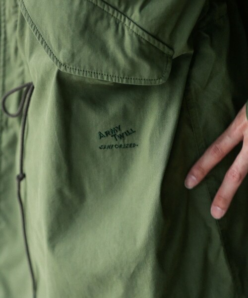 URBAN RESEARCH Sonny Label（アーバンリサーチサニーレーベル）の「『別注』ARMY TWILL×Sonny Label　Fish Tail Coat（モッズコート・メンズ・L.GRAY/KHAKI・M/L/XL）」の14枚目の写真