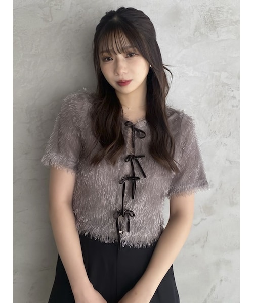 dazzlin（ダズリン）の「コンパクトシャギーリボンカットプルオーバー（Tシャツ/カットソー・レディース・オフホワイト/グレー/チャコールグレー/ブラック/ピンク・F）」の5枚目の写真