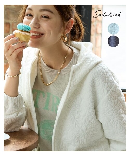 nissen（ニッセン）の「大きいサイズ ゆるシルエット花柄ジャガードパーカー（パーカー・レディース・オフホワイト/ミントグリーン/チャコールグレー・L/LL/3L/4L/5L/6L/8L/10L）」の2枚目の写真