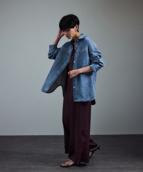 ADAM ET ROPE'（アダムエロペ）の「USAコットンデニムオーバーシャツ［セットアップ対応］（シャツ/ブラウス・レディース・ブルー系/サックス・F）」の7枚目の写真