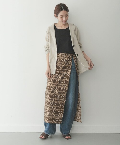 URBAN RESEARCH Sonny Label（アーバンリサーチサニーレーベル）の「大判ニュアンスプリントスカーフ（バンダナ/スカーフ・レディース・ブラック系/ブラウン系/カーキ系・Free）」の20枚目の写真