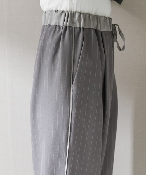 URBAN RESEARCH ROSSO（アーバンリサーチロッソ）の「ピンストライプイージーパンツ（その他パンツ・レディース・L.BEIGE/CHARCOAL・FREE）」の21枚目の写真
