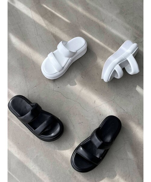 ELENDEEK（エレンディーク）の「2BANDO SANDAL（サンダル・レディース・オフホワイト/ブラック/ホワイト・37/38）」の11枚目の写真