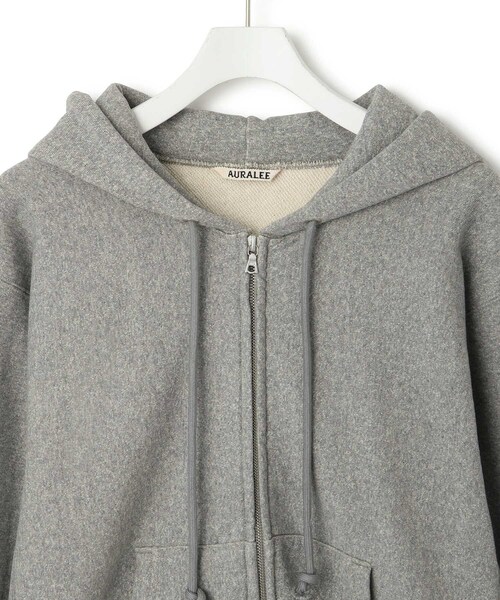 ADAM ET ROPE'(アダムエロペ)の「【公式サイト限定】【AURALEE(オーラリー)】SMOOTH SOFT BD SWEAT ZIP PARKA(パーカー・レディース・グレー/ホワイト系・1)」の17枚目の写真