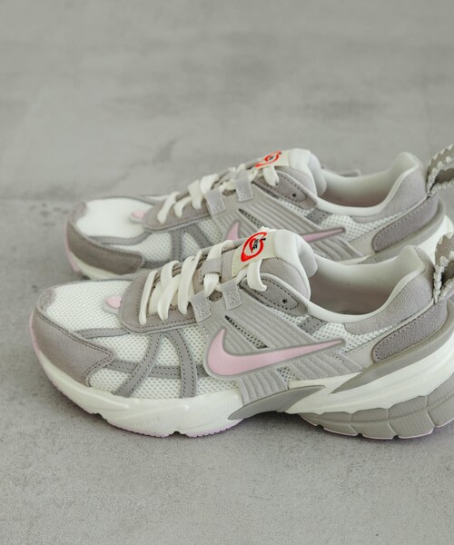 URBAN RESEARCH（アーバンリサーチ）の「NIKE　V2K RUN CN（スニーカー・レディース・SAIL/PINK・23.5/24/24.5）」の6枚目の写真