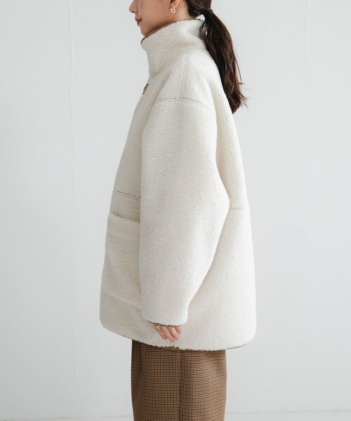 URBAN RESEARCH（アーバンリサーチ）の「ECOPELフェイクムートンリバーシブルコート（ムートンコート・レディース・IVO×CML/BRN×BRN/OFF×GREGE・Free）」の18枚目の写真