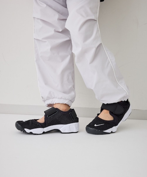 ROPE' PICNIC(ロペピクニック)の「【一部店舗限定】【KIDS/キッズ】【NIKE/ナイキ】RIFT GS/PS(サンダル・キッズ・ブラック系・19/20/21/22)」の19枚目の写真