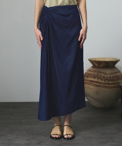 ADAM ET ROPE'（アダムエロペ）の「【セットアップ対応】デニムアシンメトリードレープスカート（デニムスカート・レディース・ネイビー・M/S）」の12枚目の写真