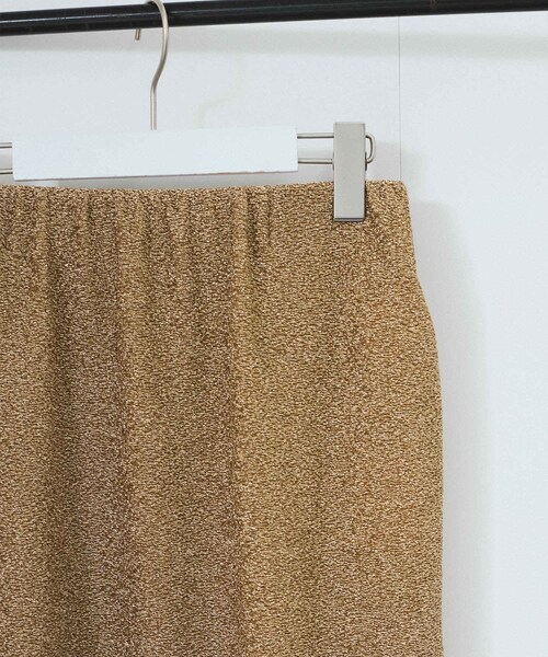 ADAM ET ROPE'（アダムエロペ）の「シャイニージャカードナロースカート（スカート・レディース・ネイビー系/ゴールド・F）」の6枚目の写真