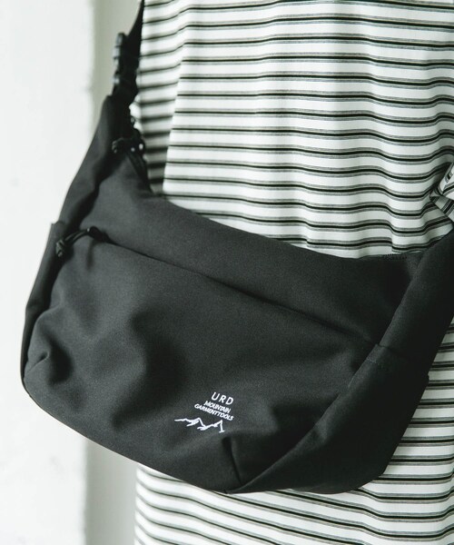 URBAN RESEARCH DOORS(アーバンリサーチドアーズ)の「URD SHOULDER BAG(ショルダーバッグ・メンズ・BLACK/BROWN・-)」の4枚目の写真