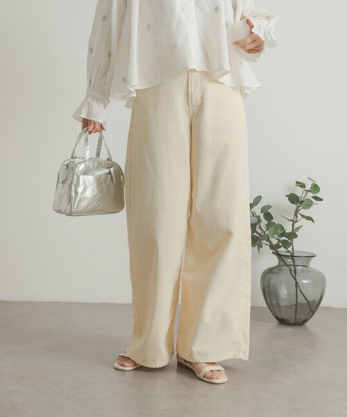 URBAN RESEARCH DOORS（アーバンリサーチドアーズ）の「『別注』Lee×DOORS　コーデュロイパンツ（その他パンツ・レディース・アイボリー/チャコール/パープル・S/M）」の7枚目の写真