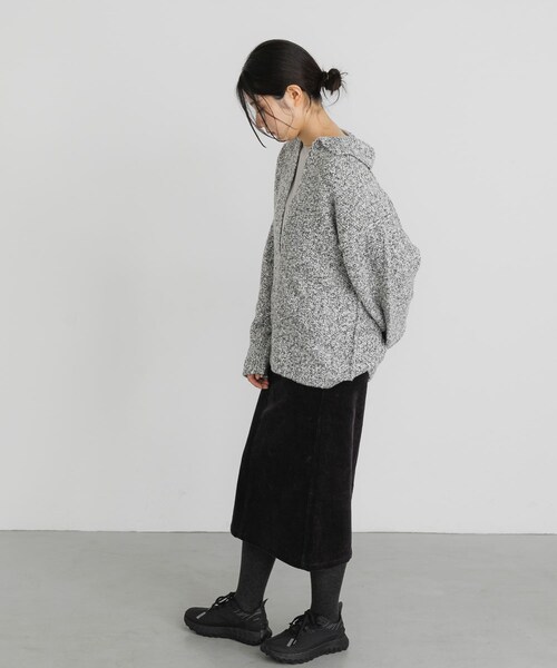 EKAL（エカル）の「鹿子編みスキッパー衿ニット（ニット/セーター・レディース・グレー/ベージュ/チャコール・One）」の11枚目の写真