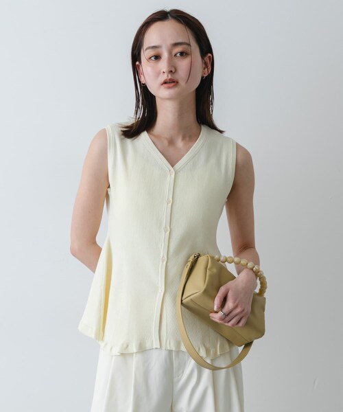 SENSE OF PLACE by URBAN RESEARCH（センスオブプレイスバイアーバンリサーチ）の「『洗濯可/毛玉防止』SKINProof抗ピルペプラムニットカーディガン（ニット/セーター・レディース・IVORY/BLACK/GRAY・One）」の6枚目の写真
