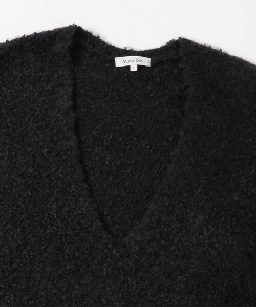 URBAN RESEARCH(アーバンリサーチ)の「Studio Doe Wool V-neck Loose Sweater(ニット/セーター・レディース・BLACK・S)」の4枚目の写真