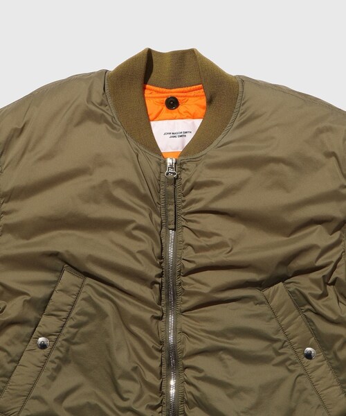 ADAM ET ROPE'（アダムエロペ）の「【JOHN MASON SMITH/ジョン メイソン スミス】MICRO RIPSTOP NYLON REMOVABLE LINER MA-1（MA-1・メンズ・ブラック/オリーブ/ピンク・L/M）」の8枚目の写真