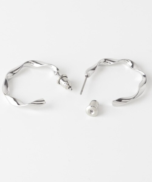 URBAN RESEARCH DOORS(アーバンリサーチドアーズ)の「ツイストフープピアス(ピアス(両耳用)・レディース・GOLD/SILVER・one)」の6枚目の写真