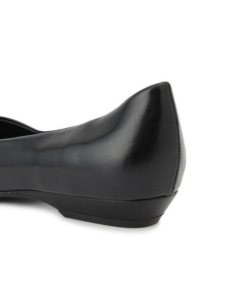 ADAM ET ROPE'（アダムエロペ）の「ポインテッドトゥフラットパンプス（パンプス・レディース・ブラック/オフホワイト・23.0/23.5/24.0/24.5）」の20枚目の写真