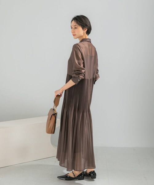 URBAN RESEARCH ROSSO（アーバンリサーチロッソ）の「プリーツロングシャツワンピース（ワンピース・レディース・BLUE/BROWN・Free）」の6枚目の写真