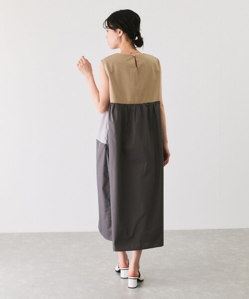 Jayro（ジャイロ）の「配色ノースリーブワンピース（ワンピース・レディース・ベージュ/グリーン/ブルー・M）」の8枚目の写真