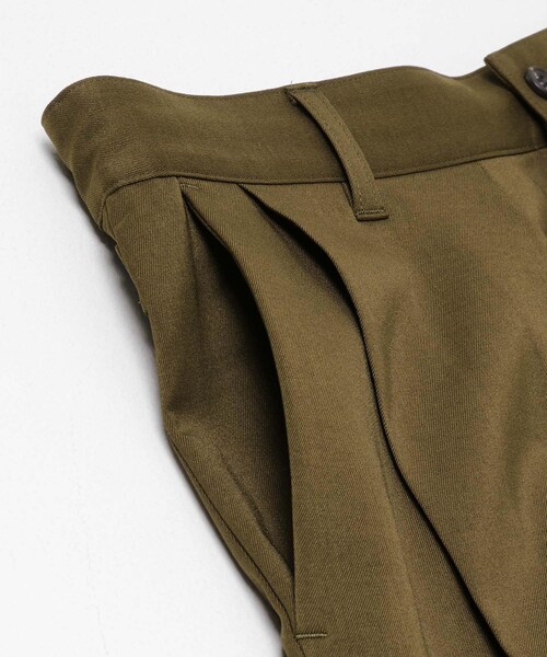 EKAL(エカル)の「White Mountaineering 8 TUCK WIDE SHORT PANTS(その他パンツ・メンズ・BLACK/CHARCOAL/KHAKI・2/3)」の17枚目の写真